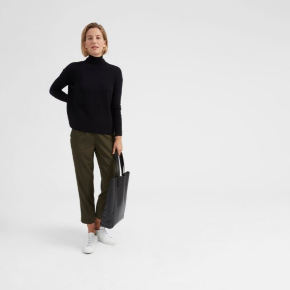 The Everlane Italian GoWeave Easy Pant